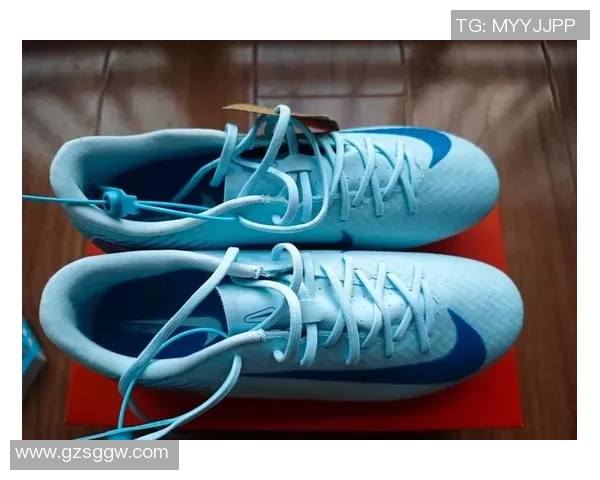 选择合适的穿鞋与足球服提升你的球场表现与舒适度